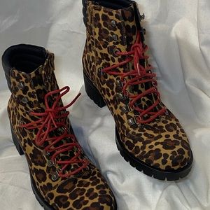 Size 9.5 cheetah print lace up boot bye OS